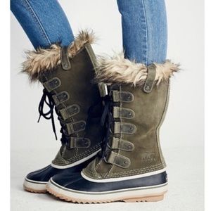 SOLD! Sorel Winter boots -Arctic Green